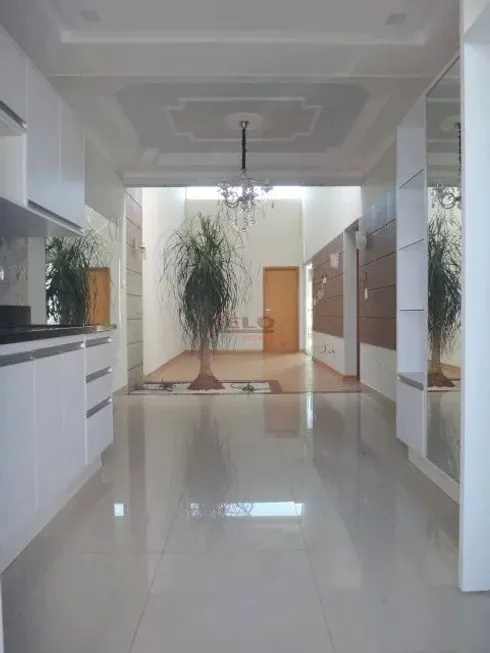 Foto 1 de Casa com 3 Quartos à venda, 92m² em Jardim Araucária, Maringá