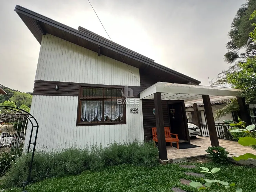 Foto 1 de Casa com 3 Quartos à venda, 200m² em Planalto, Gramado