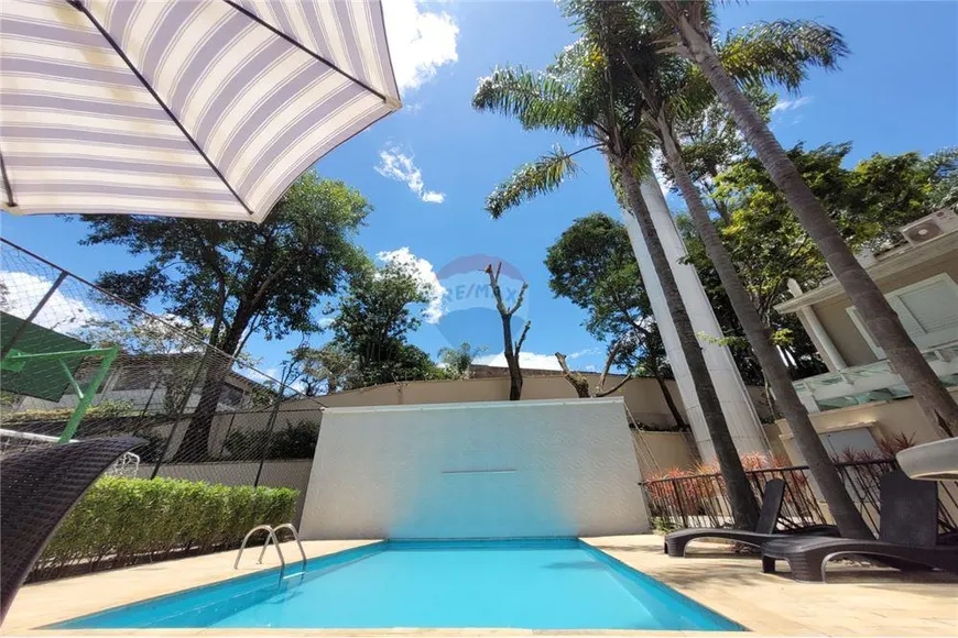 Foto 1 de Casa de Condomínio com 3 Quartos à venda, 240m² em Serra da Cantareira, São Paulo