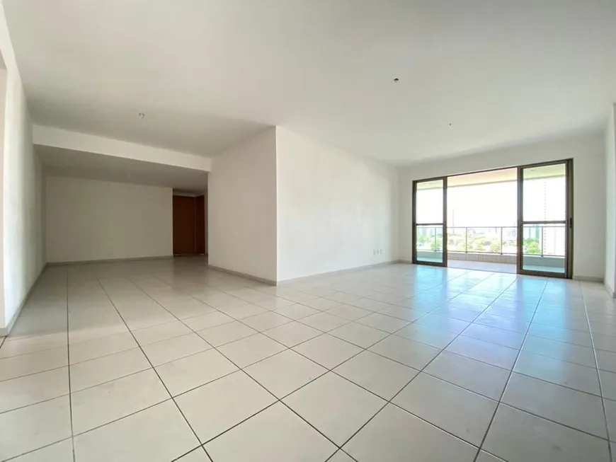 Foto 1 de Apartamento com 5 Quartos à venda, 166m² em Ilha do Retiro, Recife