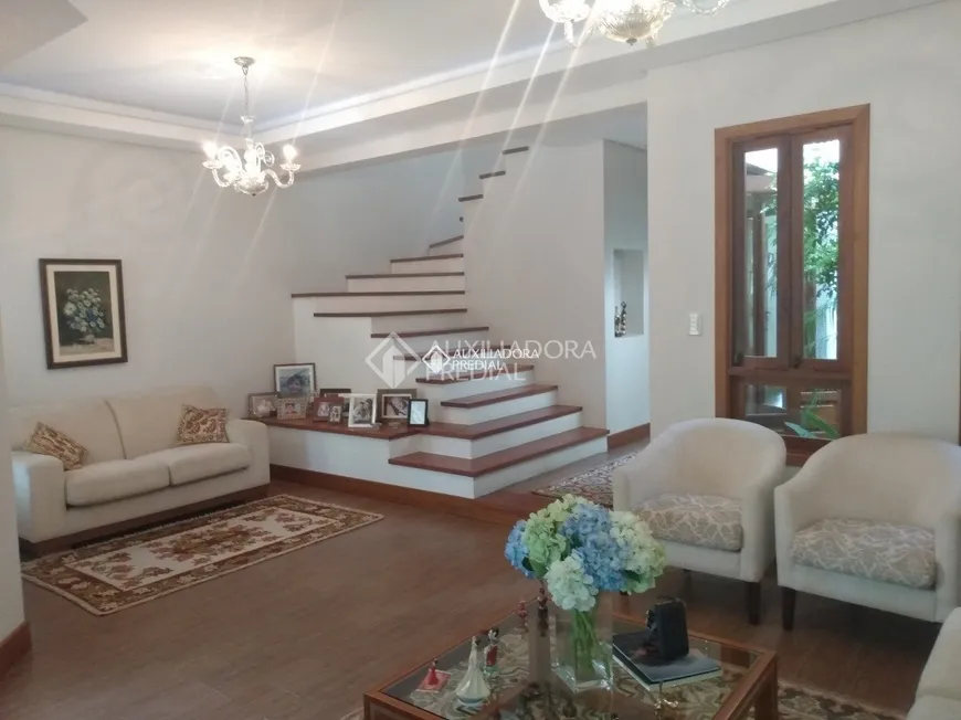 Foto 1 de Casa com 3 Quartos para alugar, 350m² em Marechal Rondon, Canoas