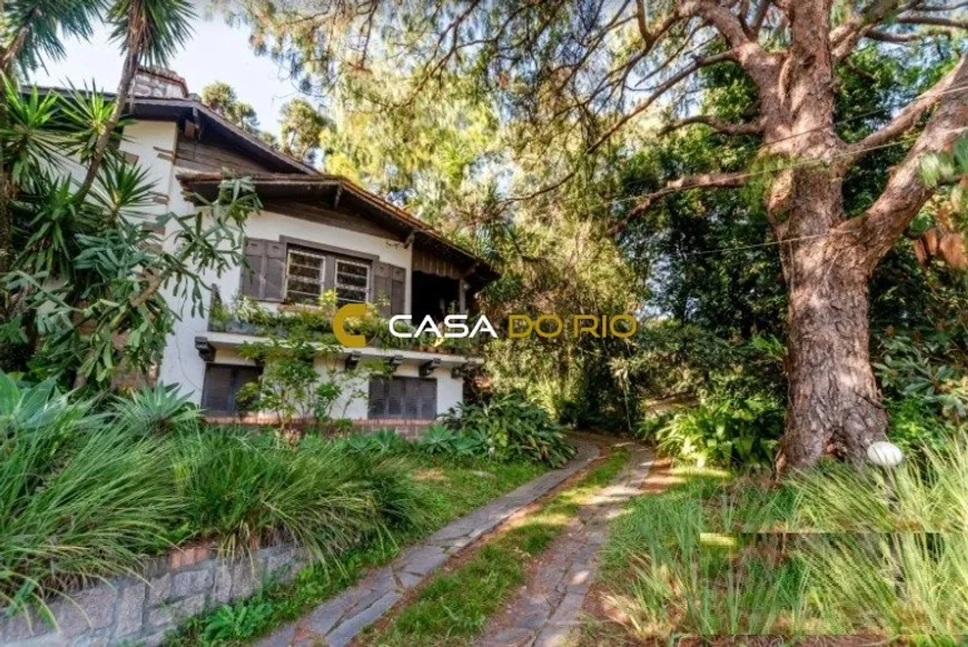 Foto 1 de Casa com 4 Quartos à venda, 300m² em Tristeza, Porto Alegre