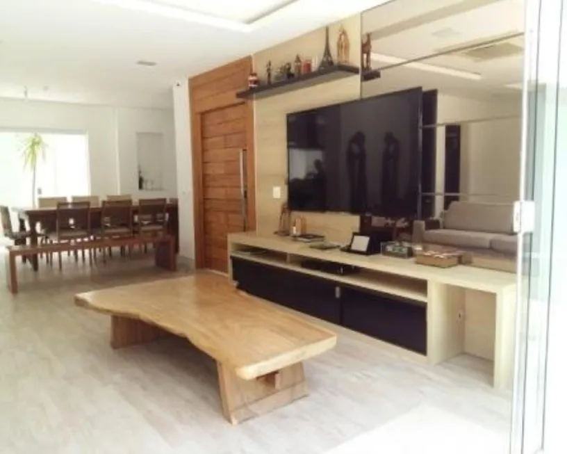 Foto 1 de Casa de Condomínio com 4 Quartos à venda, 400m² em Matapaca, Niterói