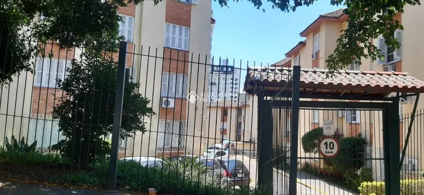 Foto 1 de Apartamento com 2 Quartos à venda, 48m² em Mont' Serrat, Porto Alegre