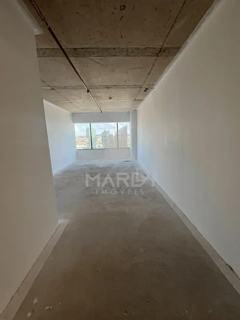 Foto 1 de Sala Comercial para alugar, 33m² em Cristal, Porto Alegre