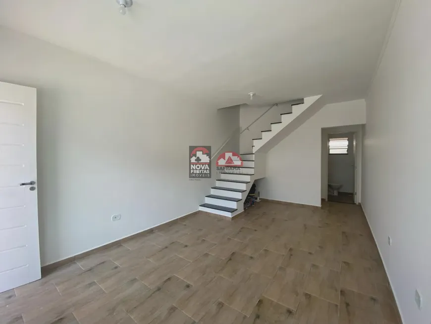 Foto 1 de Casa com 2 Quartos à venda, 76m² em Cidade Jardim, Caraguatatuba