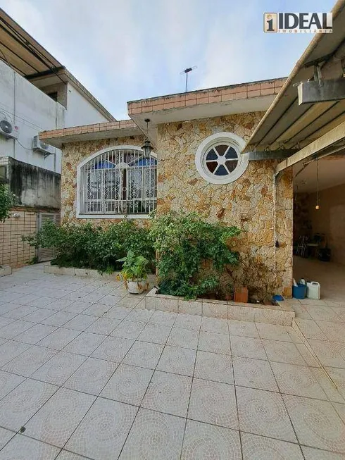 Foto 1 de Sobrado com 3 Quartos à venda, 180m² em Embaré, Santos