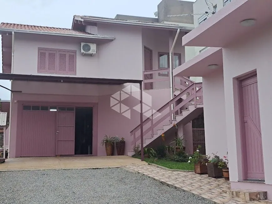 Foto 1 de Casa com 4 Quartos à venda, 202m² em Cruzeiro, Farroupilha