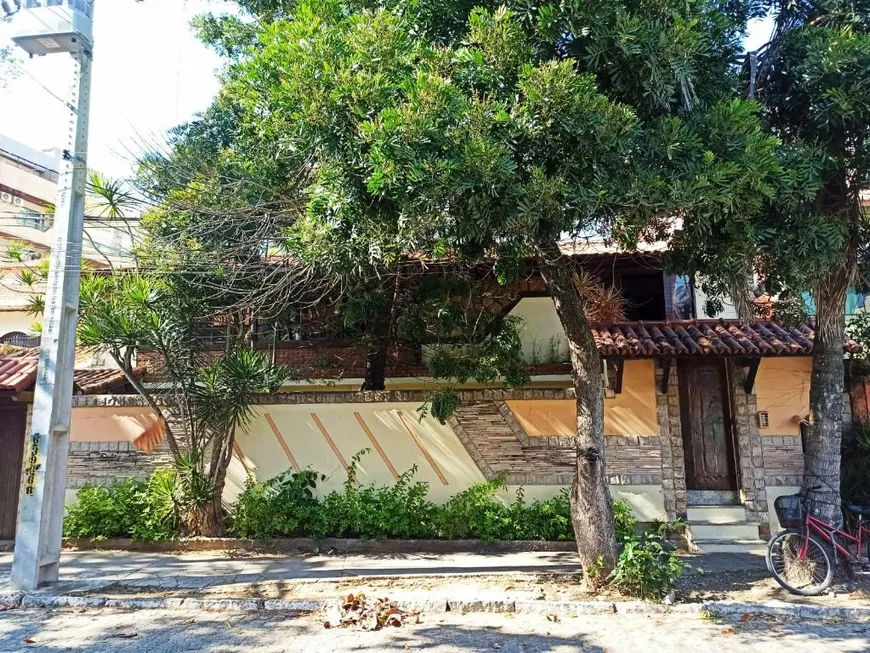 Foto 1 de Casa com 6 Quartos à venda, 300m² em Centro, Cabo Frio