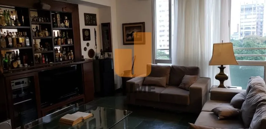 Foto 1 de Apartamento com 3 Quartos à venda, 144m² em Higienópolis, São Paulo