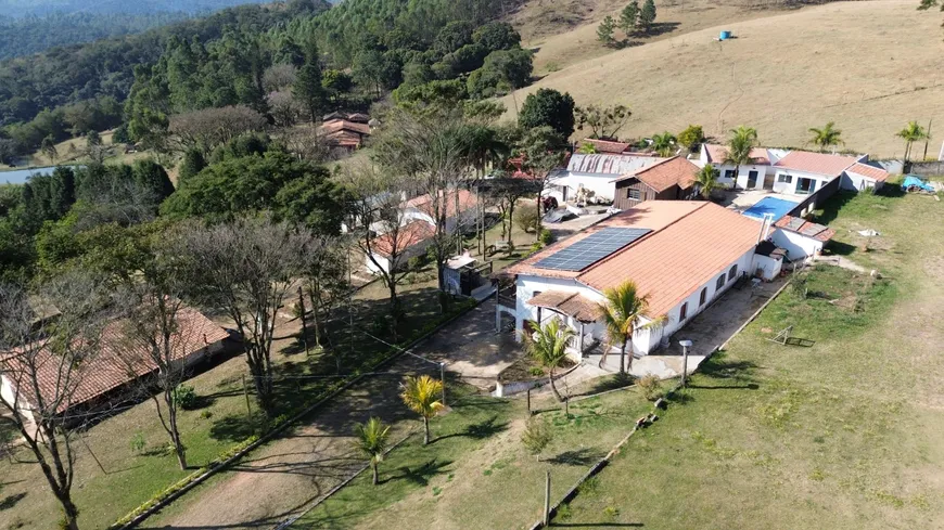 Foto 1 de Fazenda/Sítio com 4 Quartos à venda, 400m² em Pinheirinho, Itu