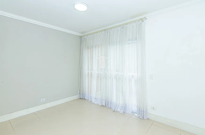 Foto 1 de Sobrado com 3 Quartos à venda, 187m² em Cabral, Curitiba