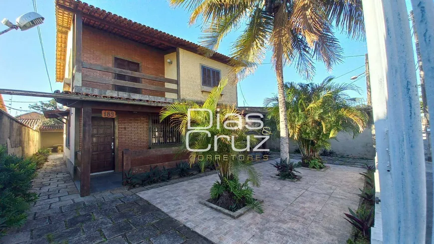 Foto 1 de Casa com 4 Quartos à venda, 234m² em Centro, Rio das Ostras