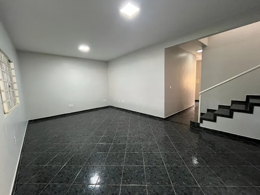 Foto 1 de Casa com 5 Quartos à venda, 320m² em Taguatinga Norte, Taguatinga