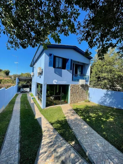 Foto 1 de Casa com 3 Quartos à venda, 140m² em Camobi, Santa Maria