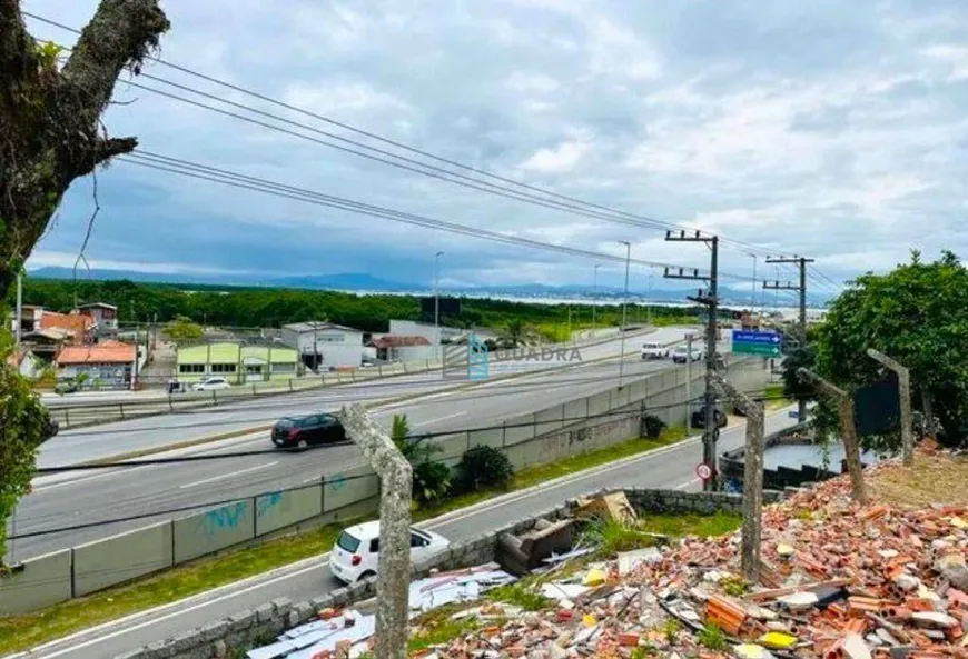 Foto 1 de Lote/Terreno à venda, 528m² em Costeira do Pirajubaé, Florianópolis