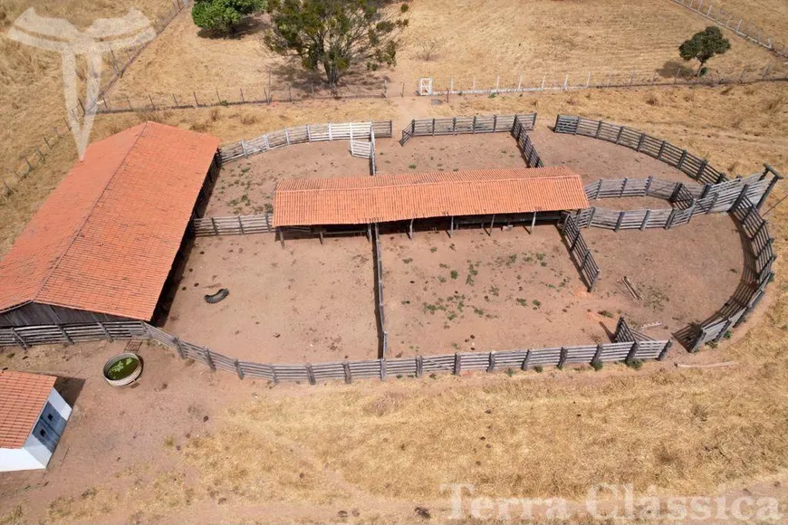 Foto 1 de Fazenda/Sítio com 4 Quartos à venda, 46550000m² em Centro, Arinos