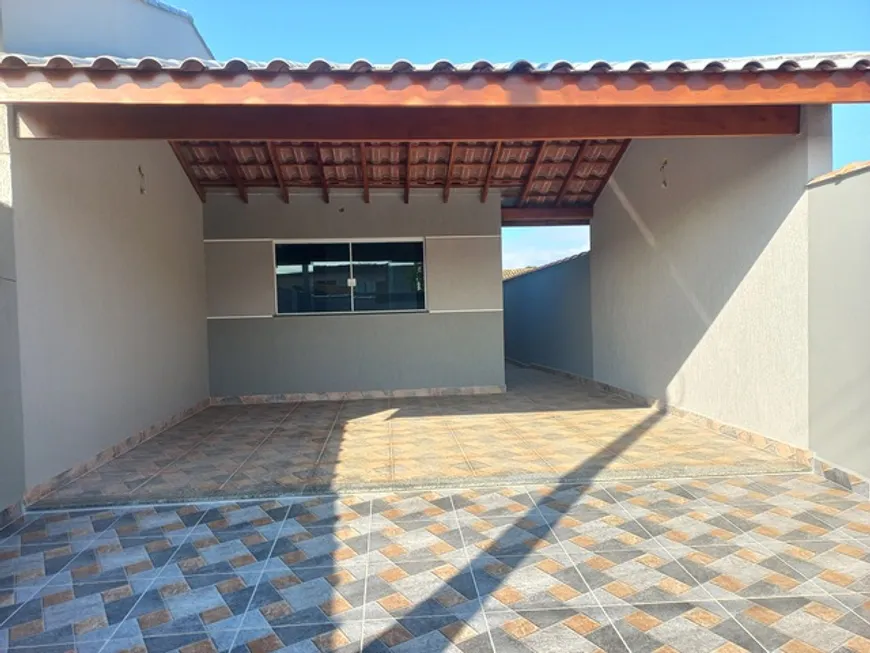 Foto 1 de Casa com 2 Quartos à venda, 95m² em Parque Turistico, Peruíbe