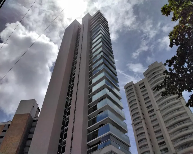 Foto 1 de Apartamento com 4 Quartos para alugar, 245m² em Meireles, Fortaleza