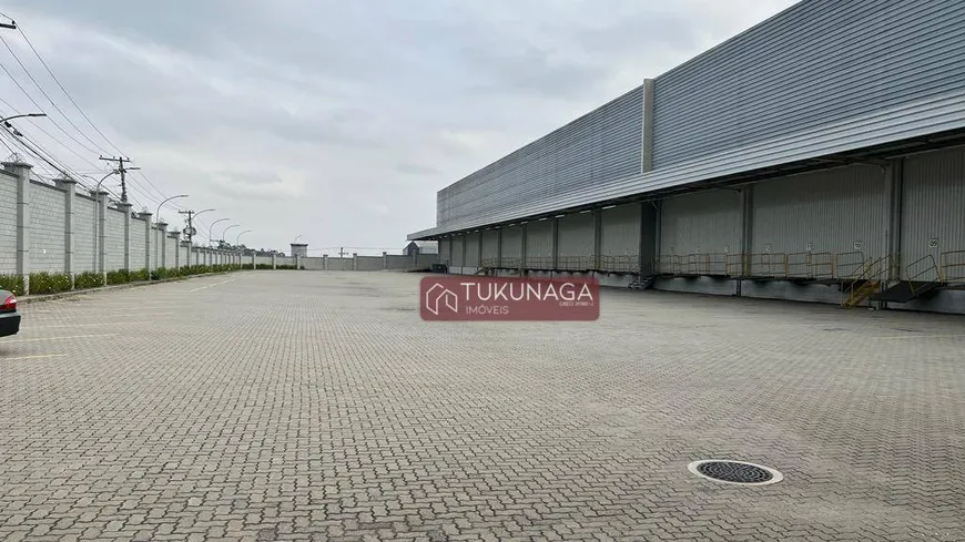 Foto 1 de Galpão/Depósito/Armazém para alugar, 8222m² em Cumbica, Guarulhos