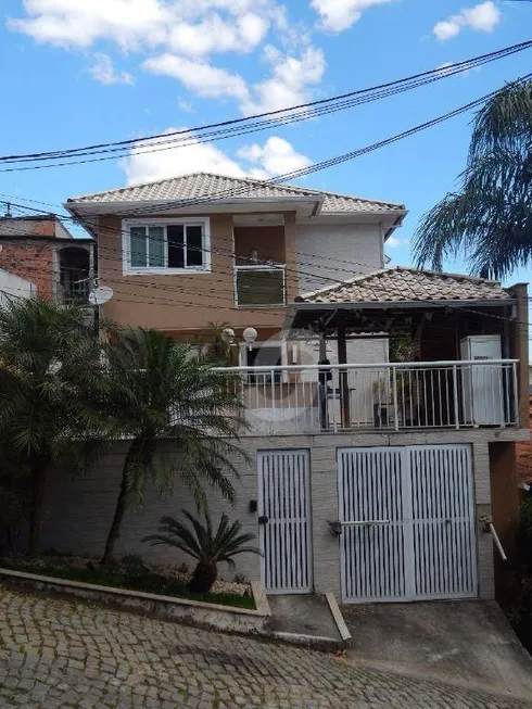 Foto 1 de Casa com 3 Quartos à venda, 205m² em Arsenal, São Gonçalo
