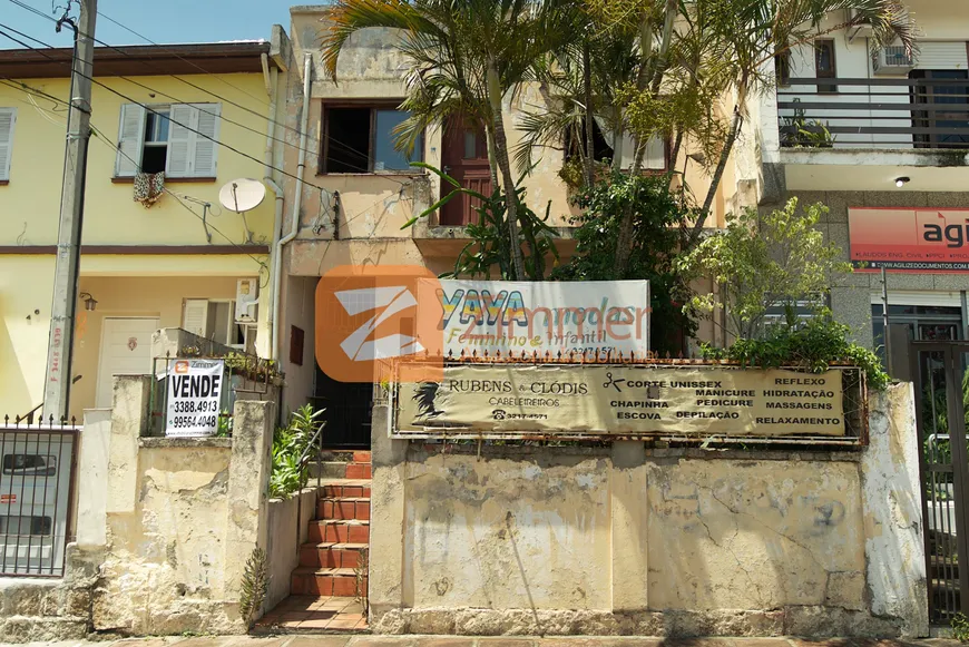 Foto 1 de Lote/Terreno à venda em Medianeira, Porto Alegre