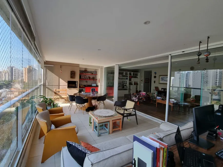 Foto 1 de Apartamento com 3 Quartos à venda, 222m² em Campo Belo, São Paulo