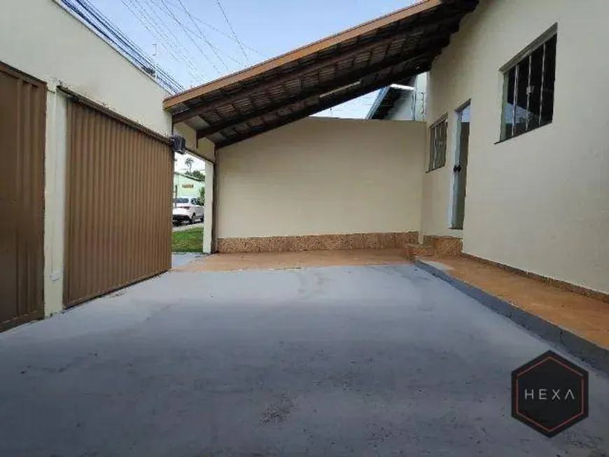 Foto 1 de Casa com 4 Quartos à venda, 130m² em Setor Faiçalville, Goiânia