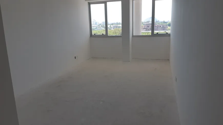 Foto 1 de Sala Comercial à venda, 30m² em Recreio Dos Bandeirantes, Rio de Janeiro