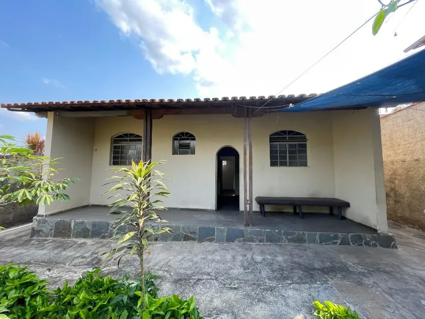 Foto 1 de Casa com 2 Quartos para venda ou aluguel, 60m² em São João Batista, Belo Horizonte