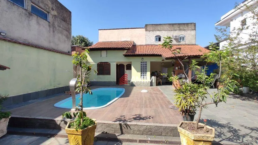 Foto 1 de Casa com 2 Quartos à venda, 136m² em Trindade, São Gonçalo