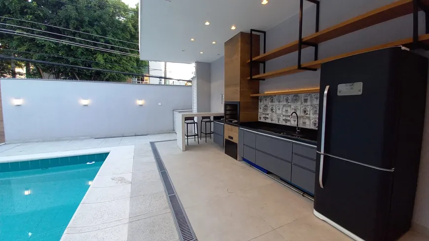 Foto 1 de Casa com 4 Quartos à venda, 226m² em Jardim Guanabara, Rio de Janeiro