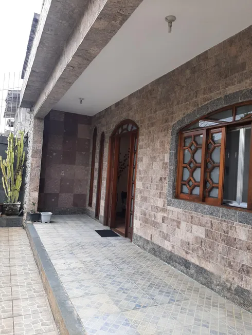 Foto 1 de Casa de Condomínio com 3 Quartos à venda, 170m² em Bento Ribeiro, Rio de Janeiro