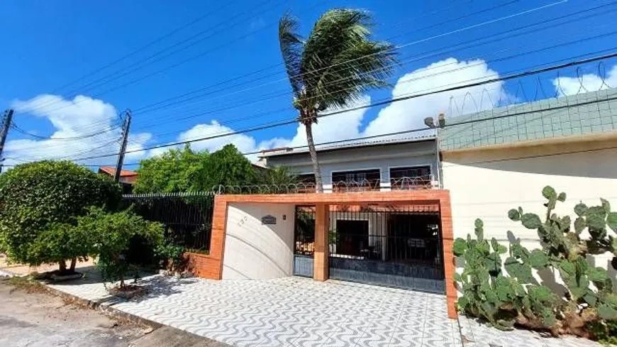 Foto 1 de Casa com 4 Quartos à venda, 360m² em Manoel Dias Branco, Fortaleza