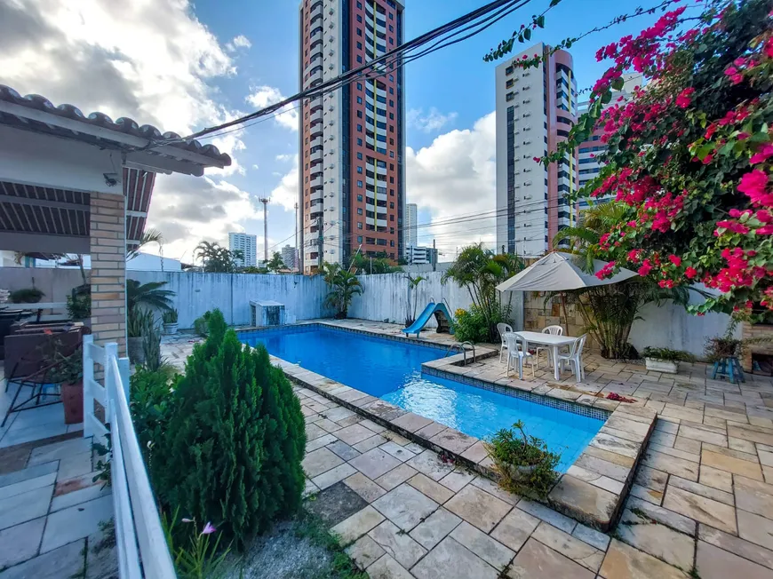 Foto 1 de Casa com 5 Quartos à venda, 340m² em Capim Macio, Natal