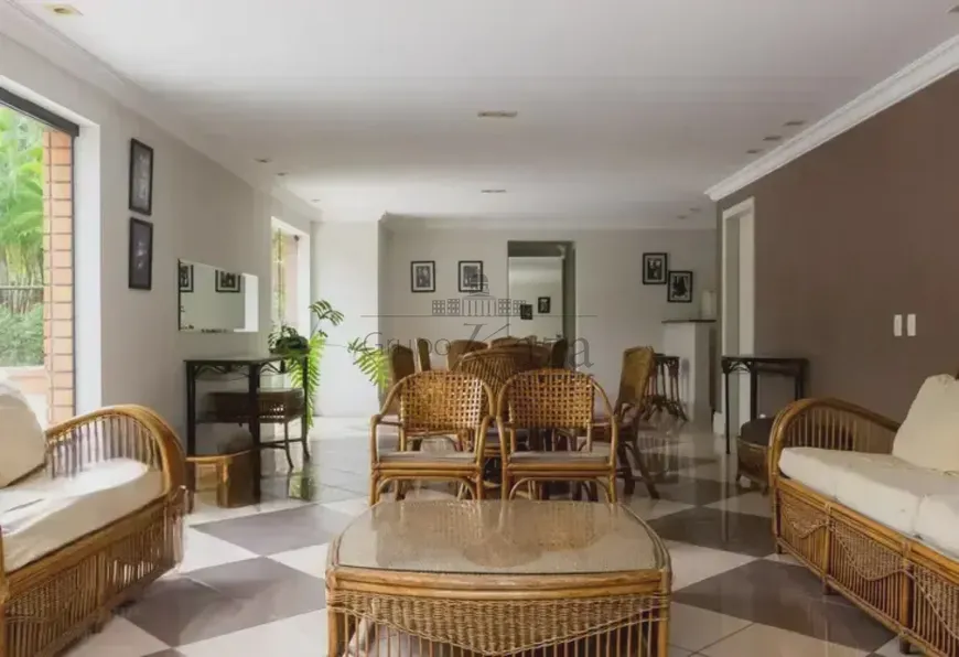 Foto 1 de Apartamento com 4 Quartos à venda, 200m² em Vila Uberabinha, São Paulo