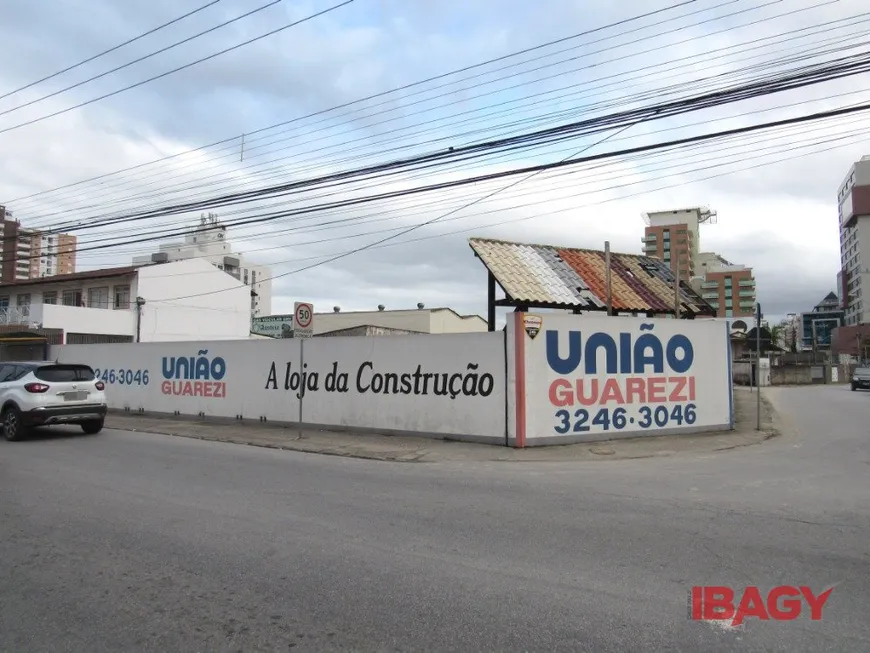 Foto 1 de Lote/Terreno para alugar, 1800m² em Barreiros, São José