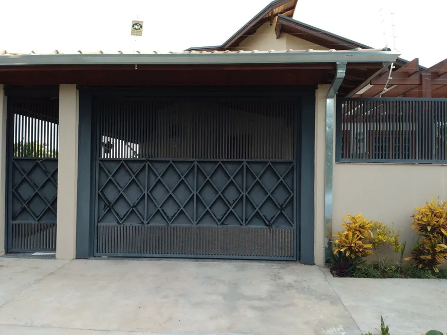 Foto 1 de Casa com 3 Quartos à venda, 200m² em Jardim Porangaba, Águas de São Pedro