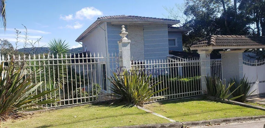 Foto 1 de Casa com 3 Quartos à venda, 300m² em Alpes da Cantareira, Mairiporã