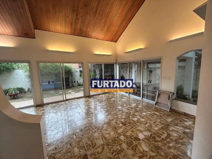 Foto 1 de Sobrado com 4 Quartos à venda, 345m² em Jardim São Caetano, São Caetano do Sul