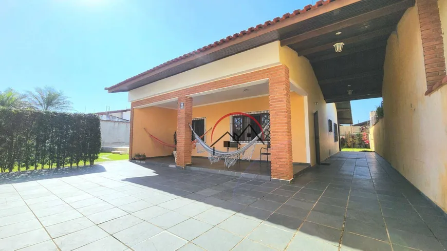 Foto 1 de Casa com 3 Quartos à venda, 549m² em Jardim Marcia I, Peruíbe