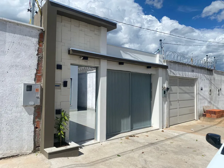 Foto 1 de Casa com 2 Quartos à venda, 70m² em Centro, Taiobeiras