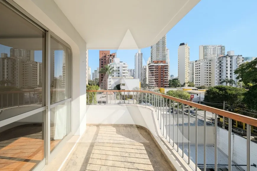 Foto 1 de Apartamento com 4 Quartos à venda, 220m² em Brooklin, São Paulo