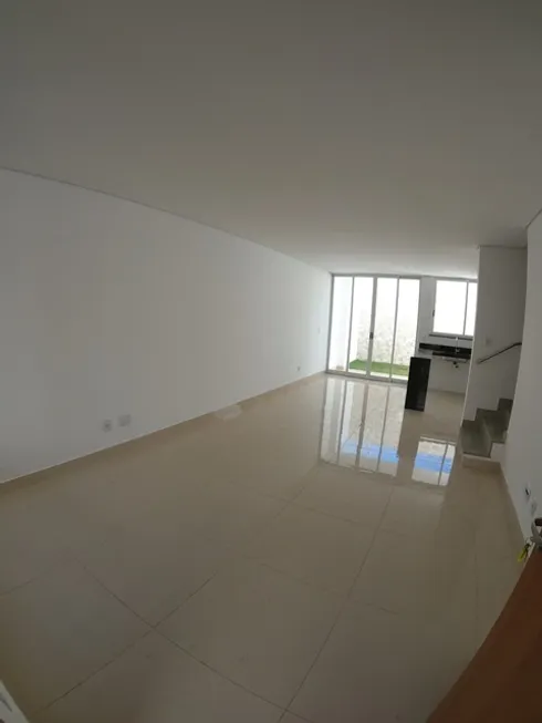 Foto 1 de Casa com 3 Quartos à venda, 113m² em Santa Rosa, Belo Horizonte