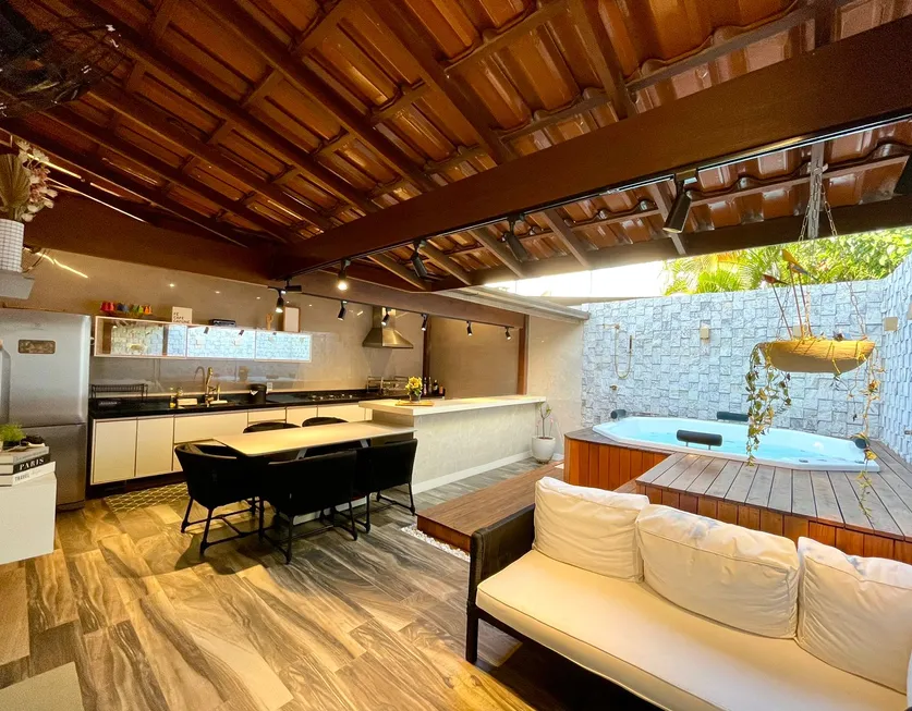 Foto 1 de Casa de Condomínio com 3 Quartos à venda, 95m² em Praia da Baleia, Serra