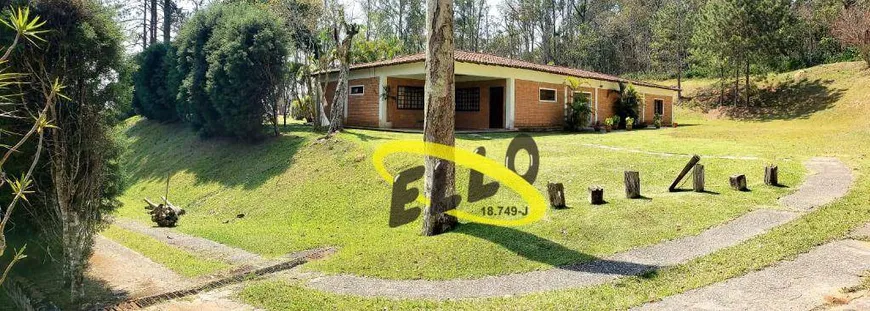 Foto 1 de Fazenda/Sítio com 4 Quartos à venda, 750m² em Jardim Nossa Senhora das Graças, Cotia