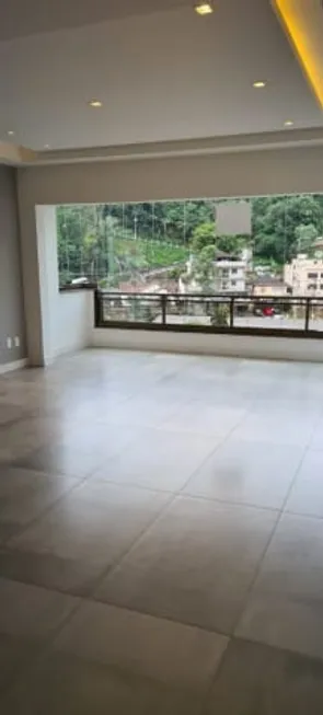 Foto 1 de Apartamento com 3 Quartos à venda, 125m² em Retiro, Petrópolis