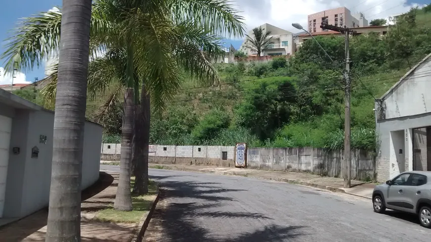 Foto 1 de Lote/Terreno à venda, 853m² em Buritis, Belo Horizonte