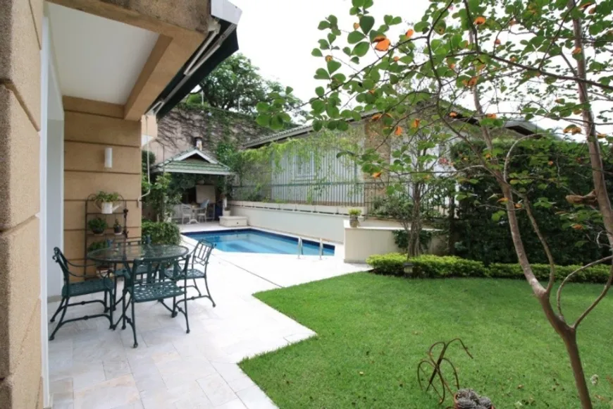 Foto 1 de Casa com 4 Quartos à venda, 620m² em Cidade Jardim, São Paulo
