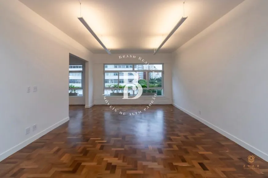 Foto 1 de Apartamento com 3 Quartos à venda, 240m² em Higienópolis, São Paulo